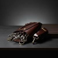 Elegant Brown Leather Holster: Protect 5 Hair Scissors