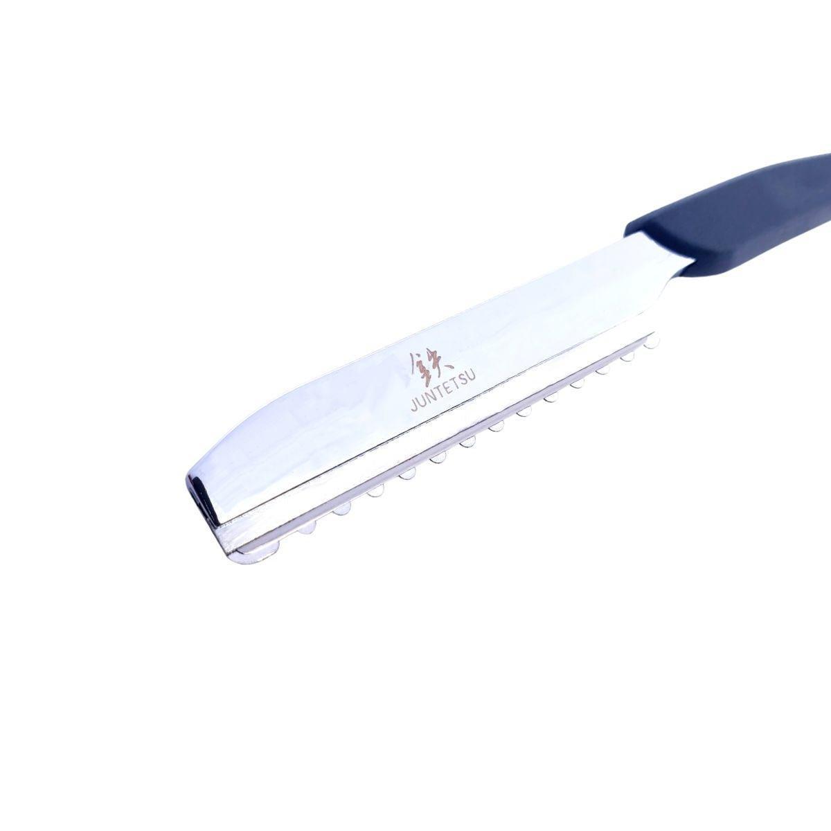 Juntetsu feathering razor blade guard and handle detail