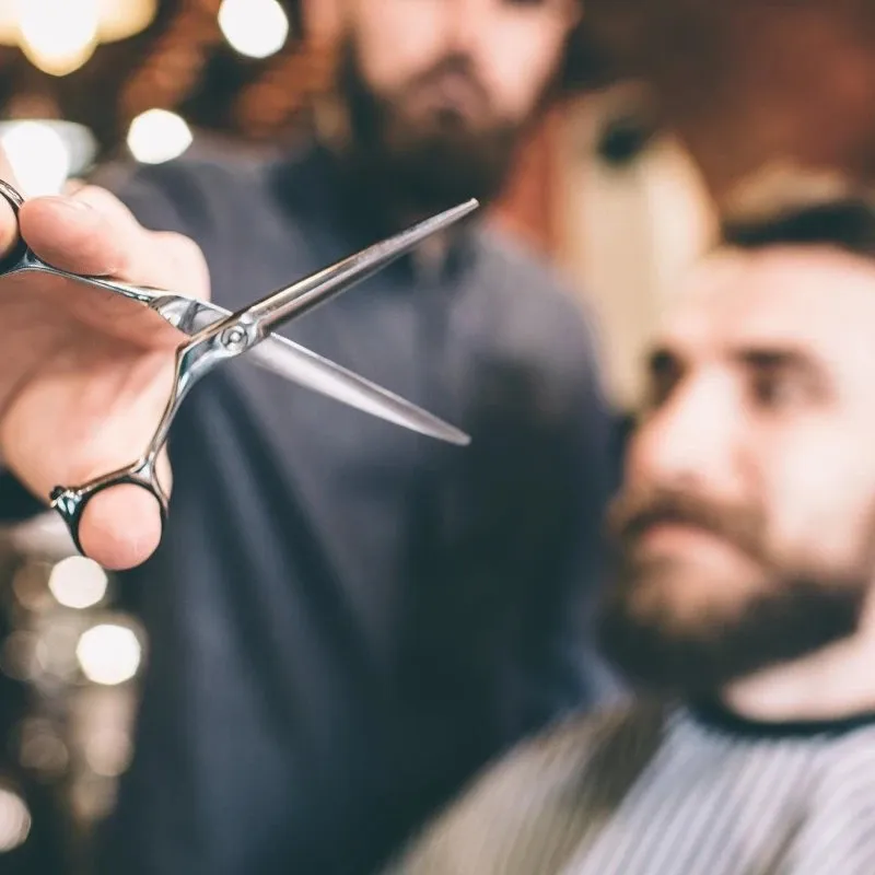 How Barbers Should Hold Their Shears